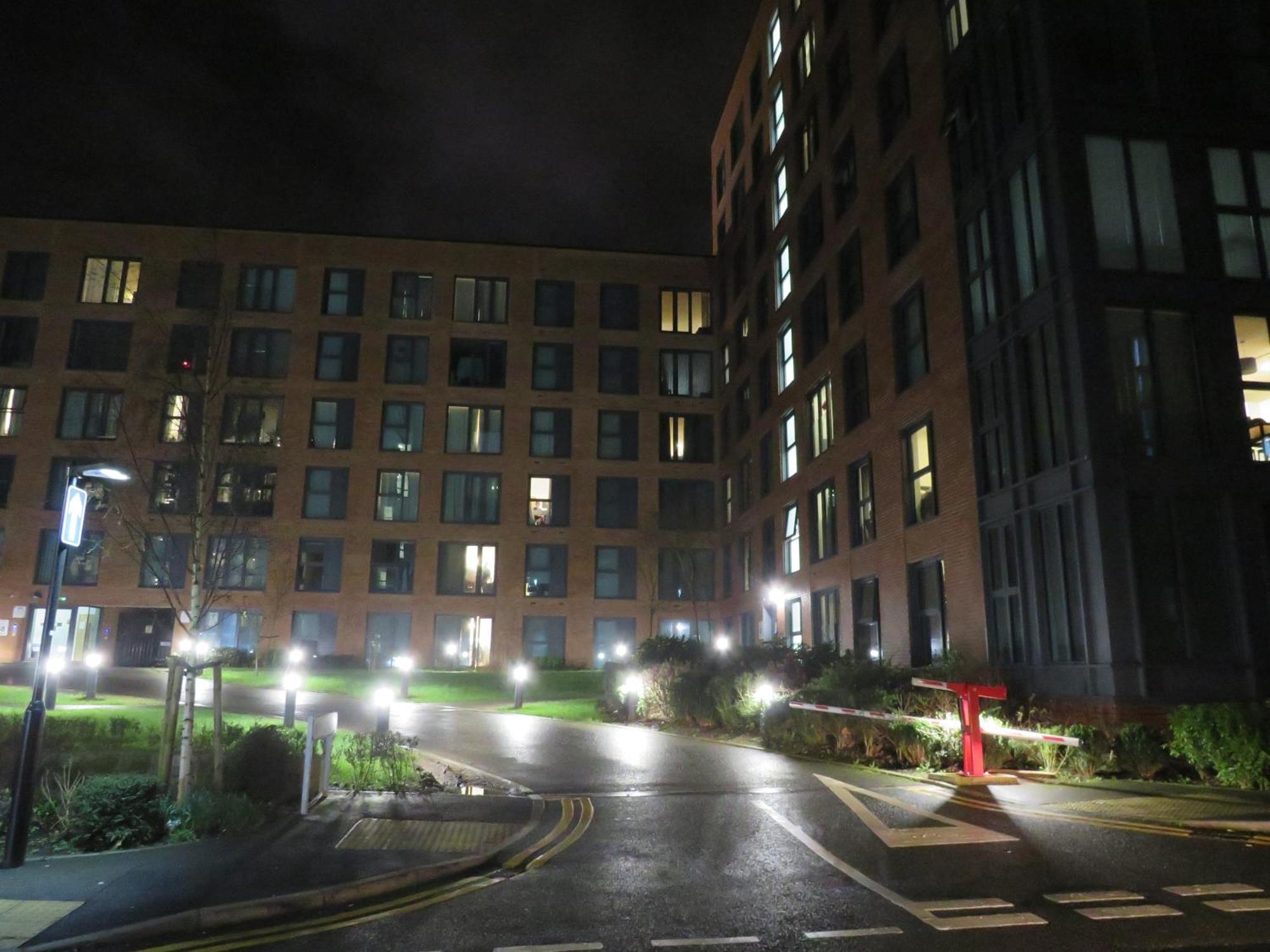 City Centre Apartment With Free Parking, 2 Bathrooms, Netflix And Wifi - Suitable For Contractors And Families - By Noor Luxury Accommodations Birmingham Exterior photo